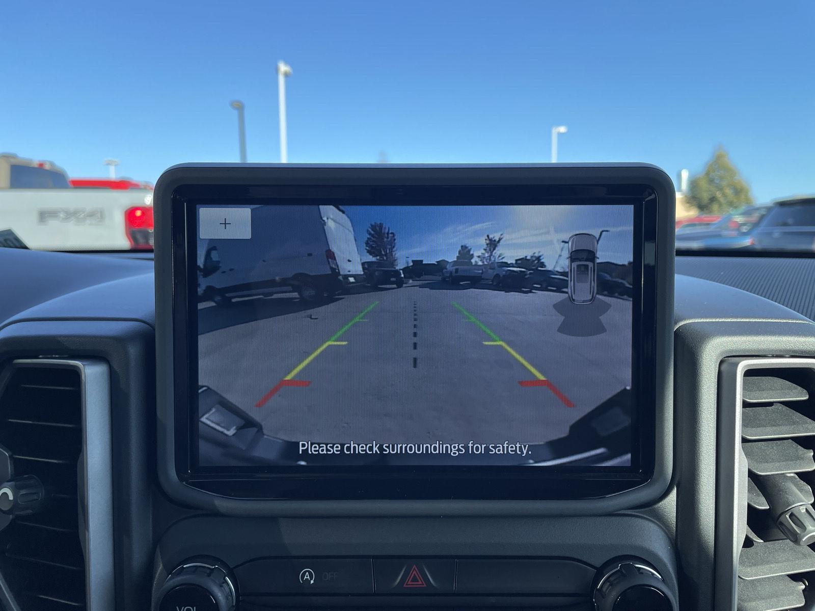 Vehicle photo 23