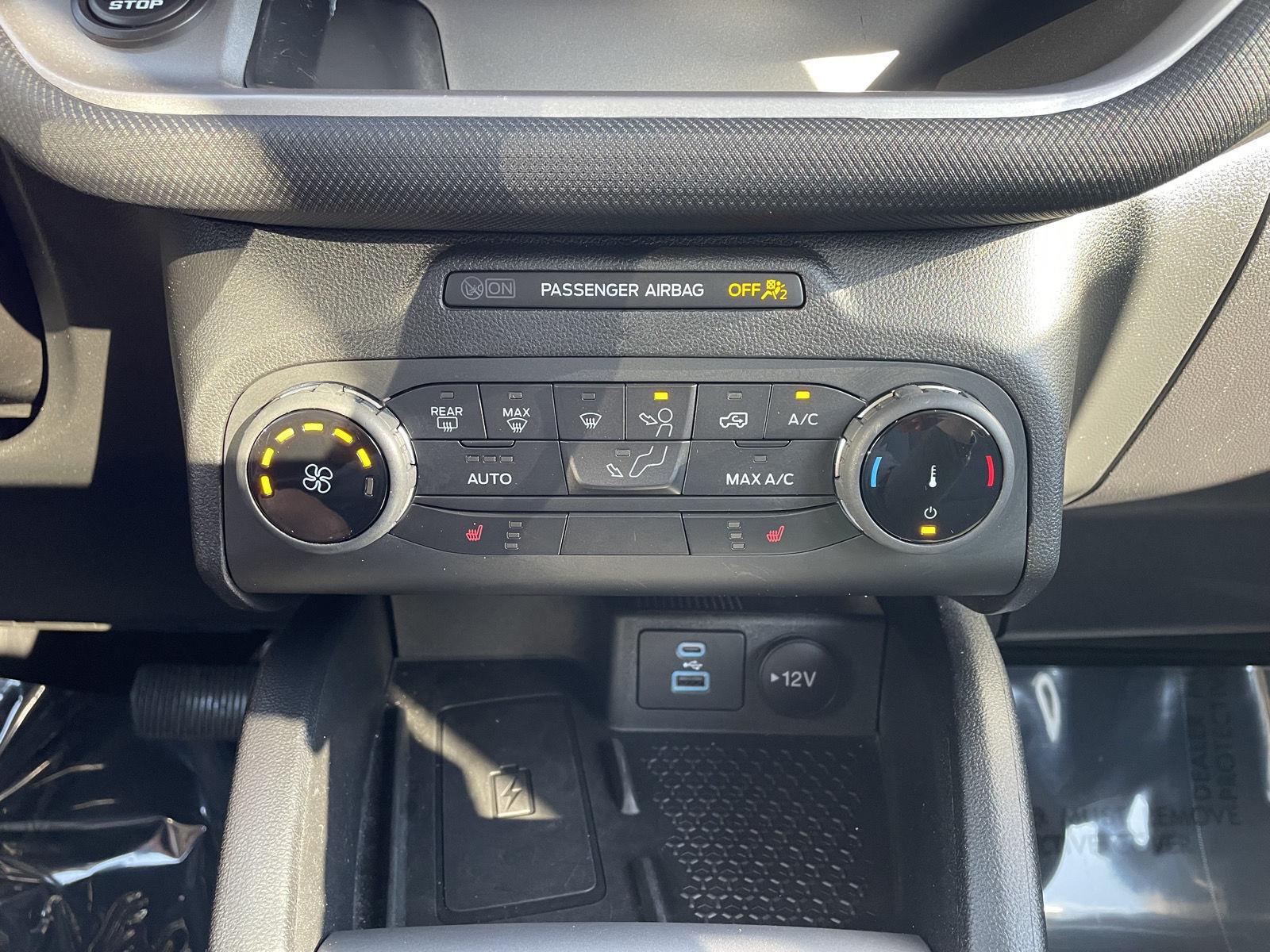 Vehicle photo 26