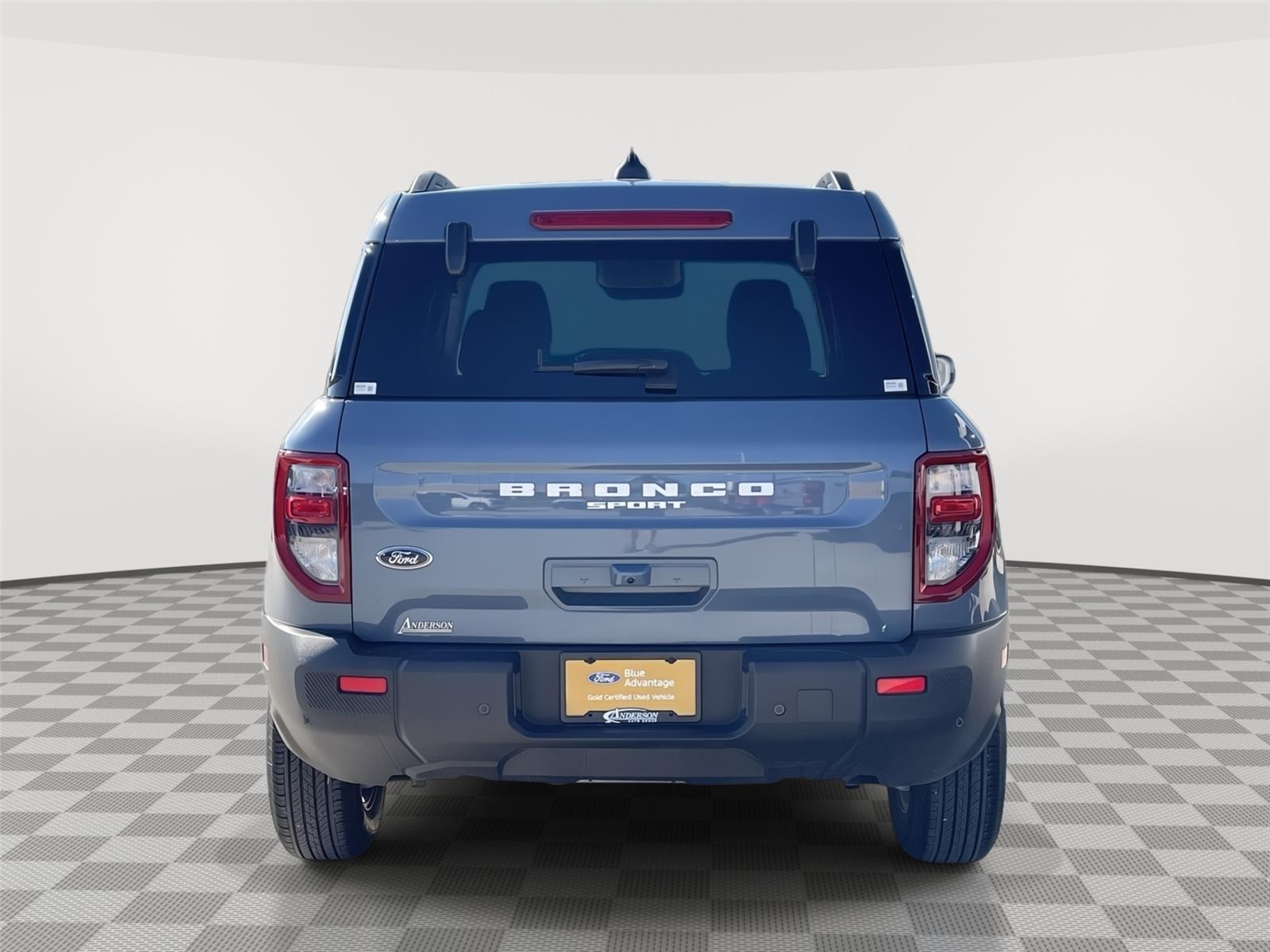 Vehicle photo 8