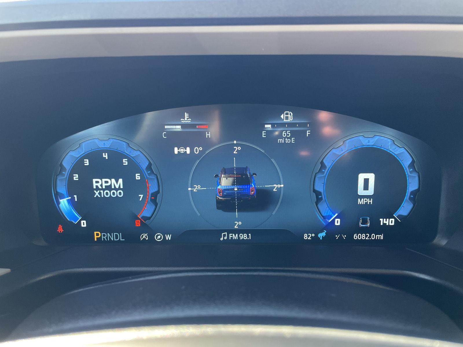 Vehicle photo 15