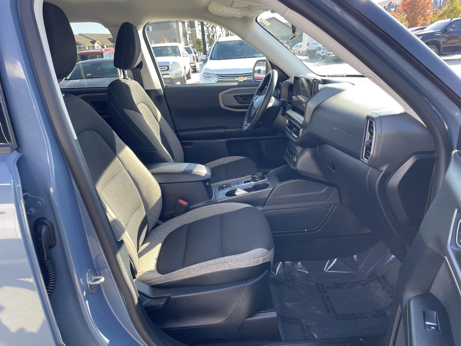Vehicle photo 19