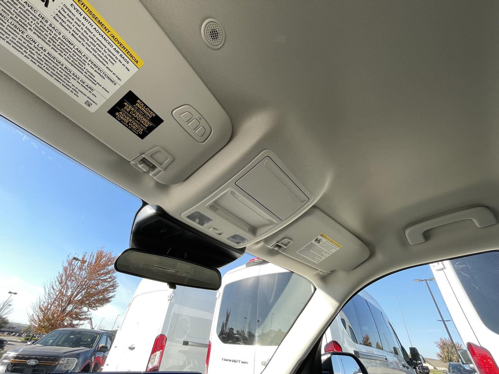 Vehicle photo 21
