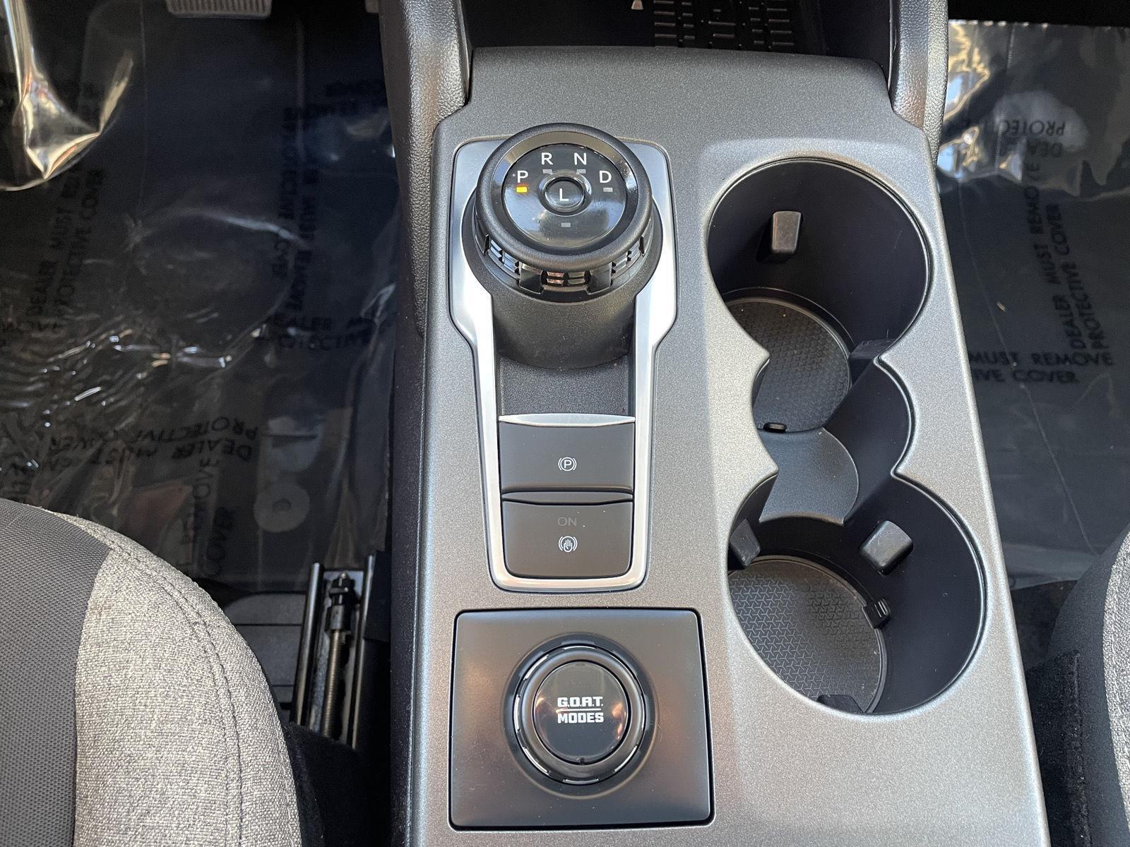 Vehicle photo 28