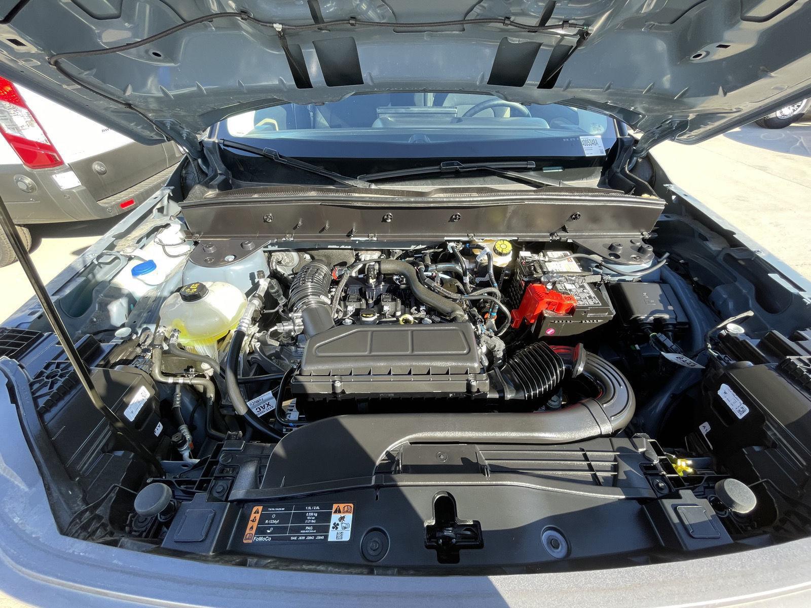 Vehicle photo 32