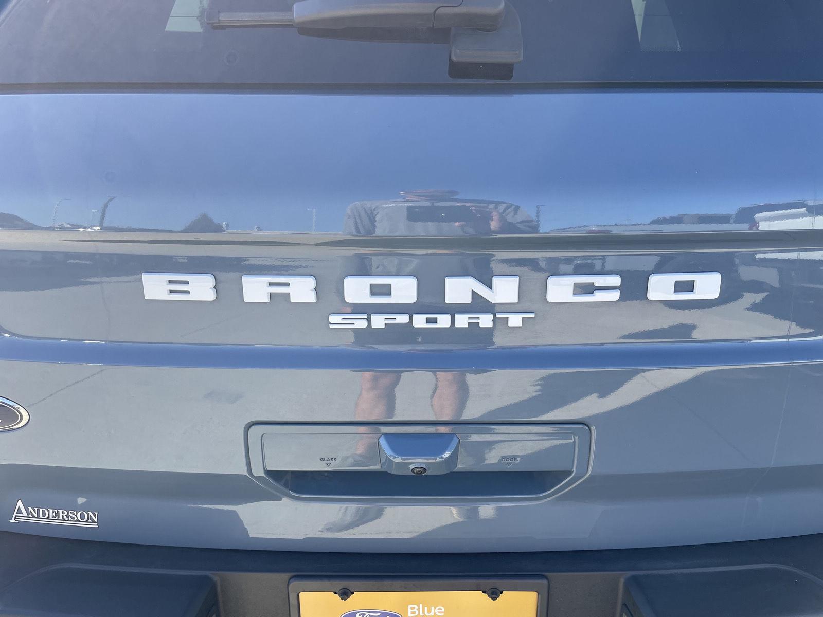 Vehicle photo 34