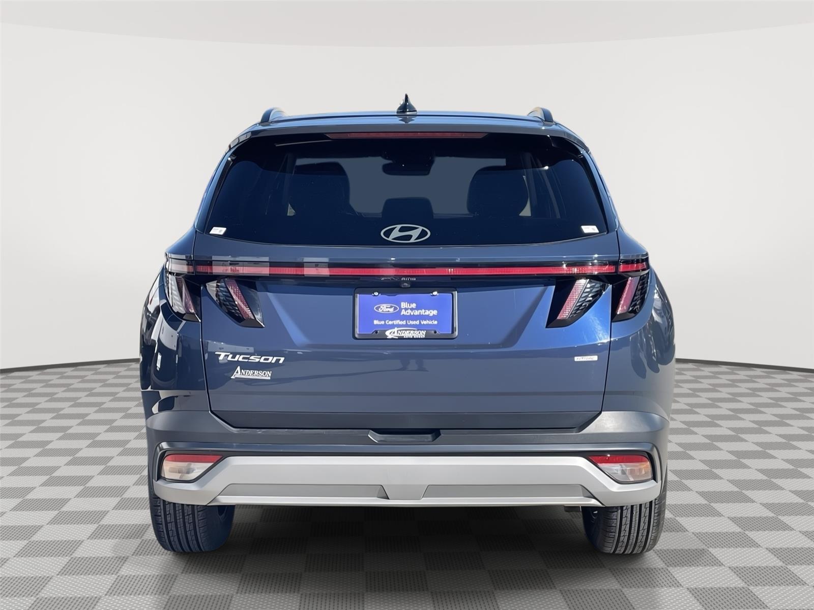 Vehicle photo 8