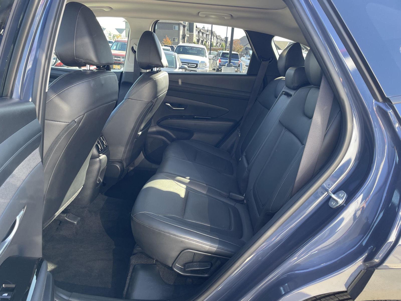 Vehicle photo 20