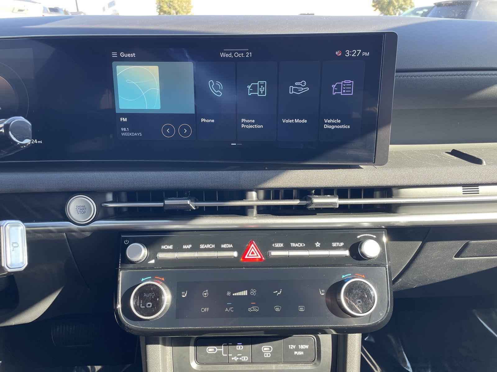 Vehicle photo 23