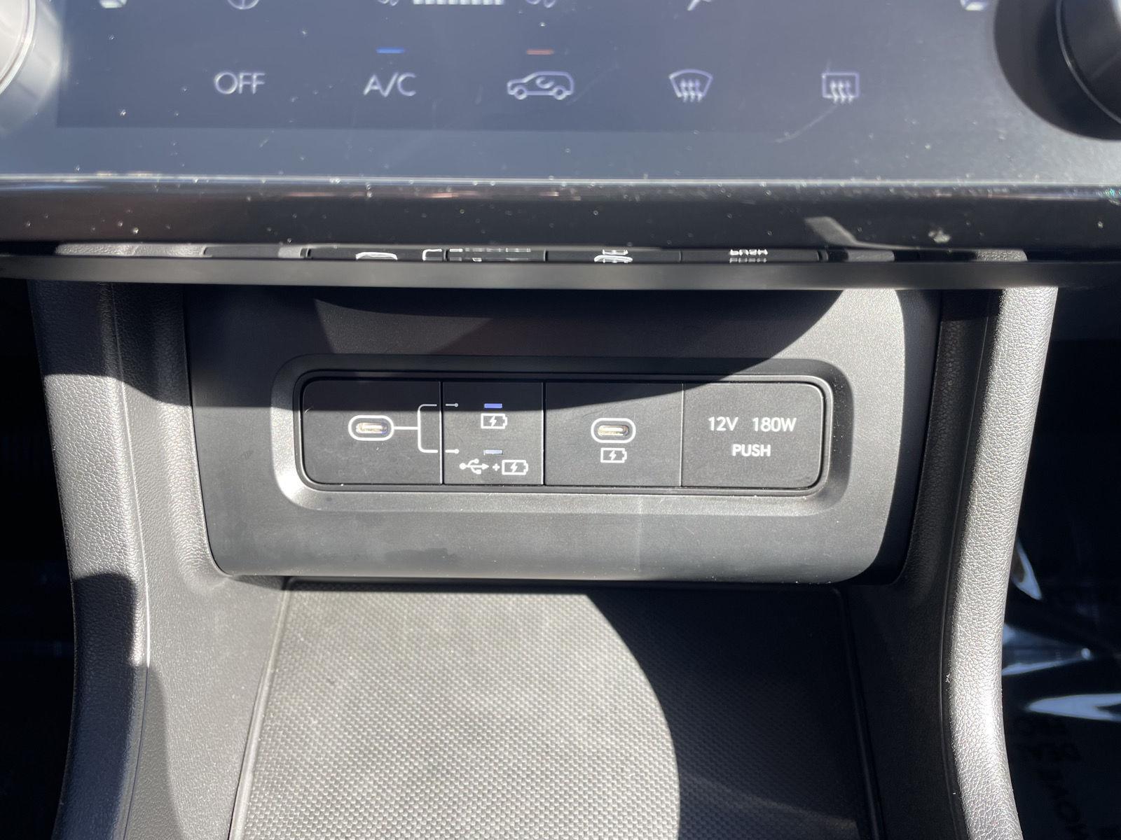 Vehicle photo 28