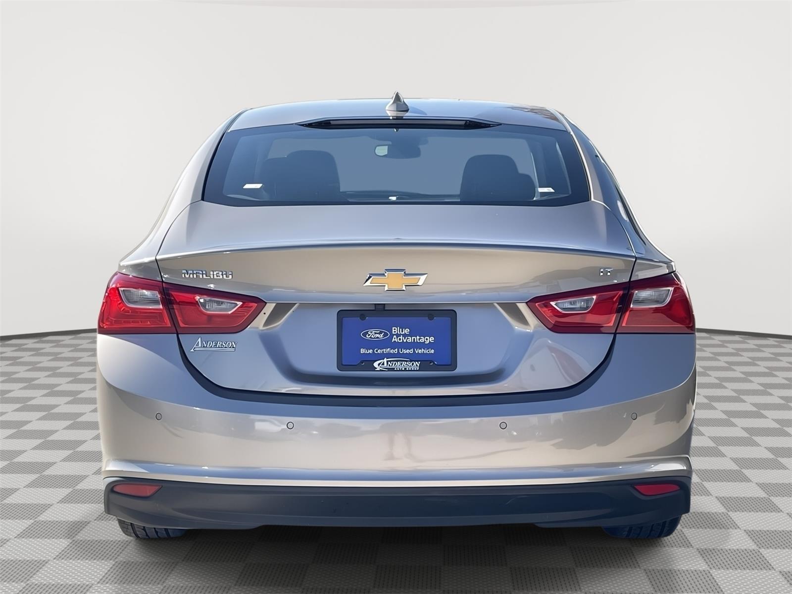 Vehicle photo 8