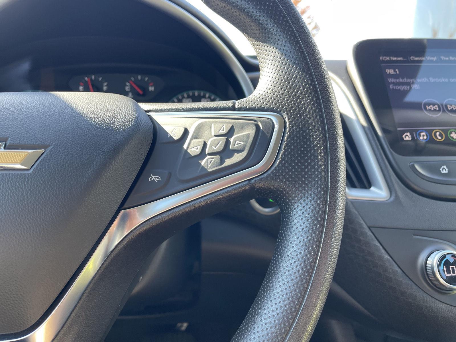 Vehicle photo 14