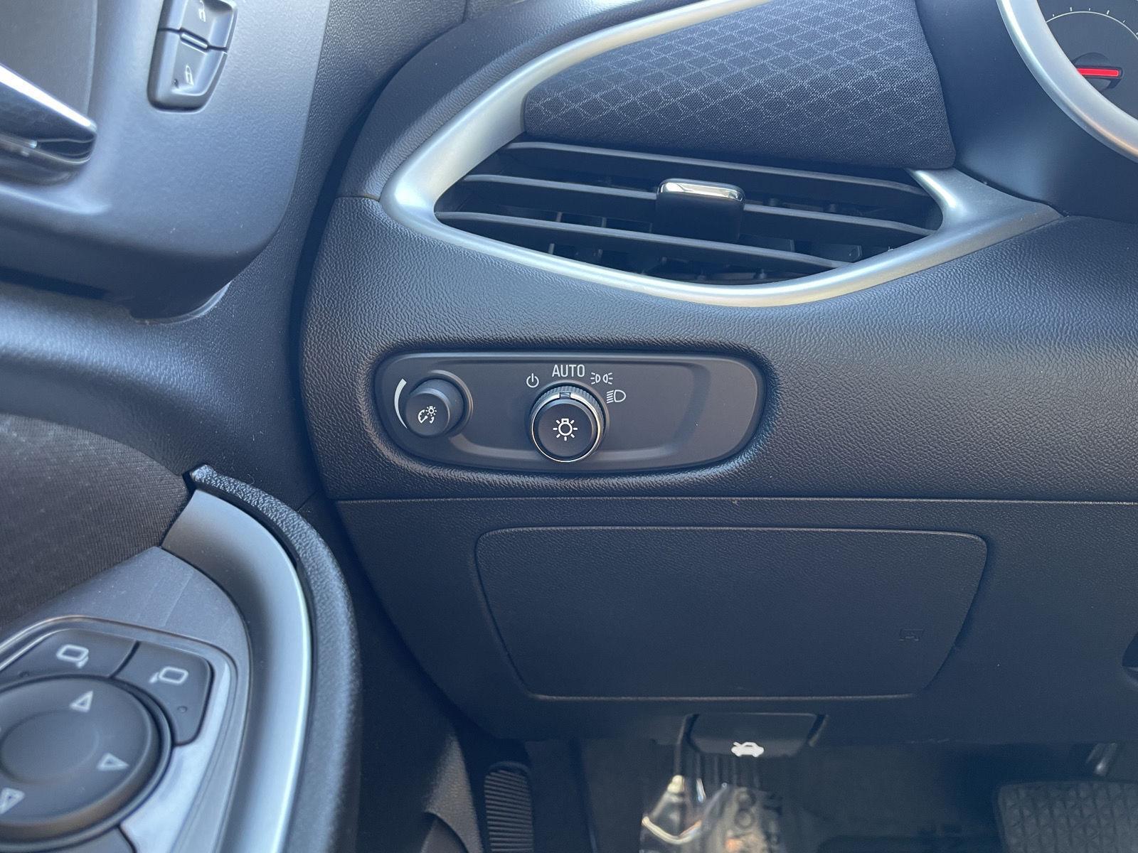 Vehicle photo 16