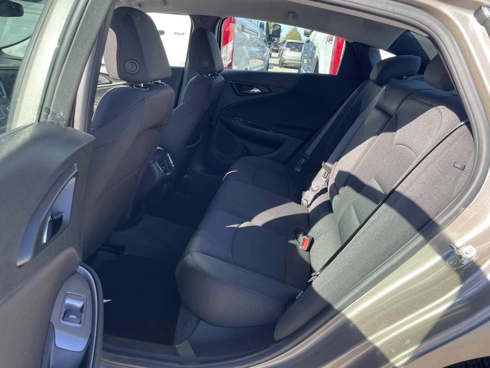 Vehicle photo 20