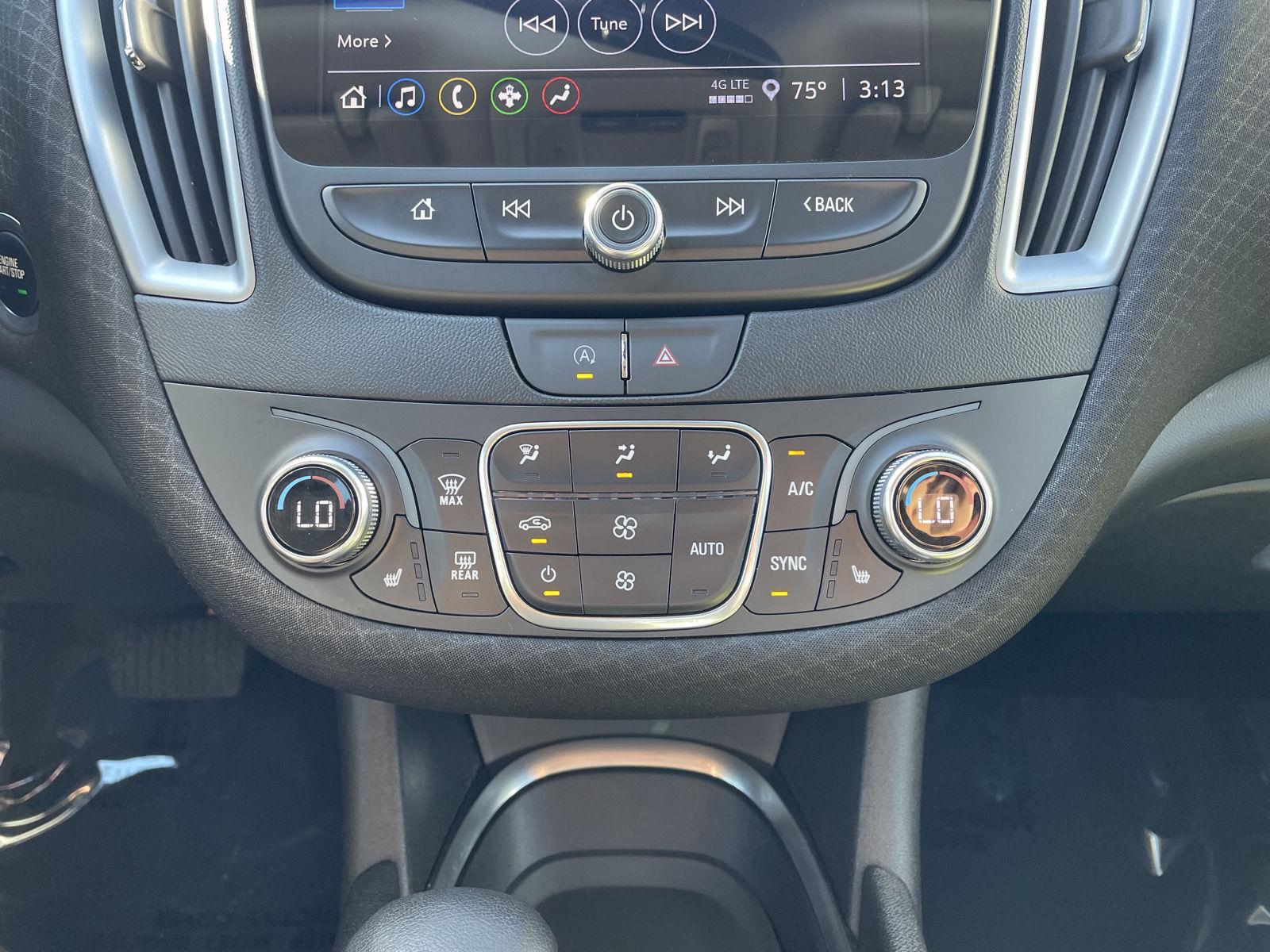 Vehicle photo 26