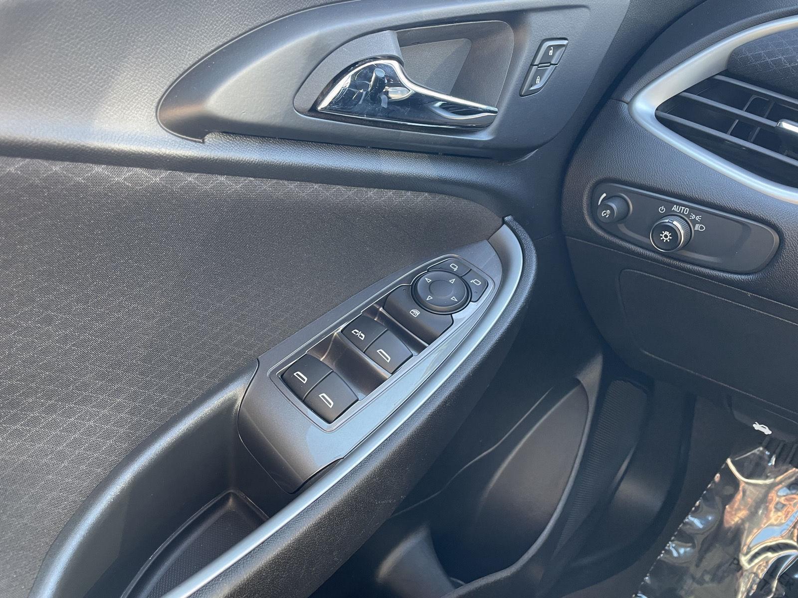 Vehicle photo 29