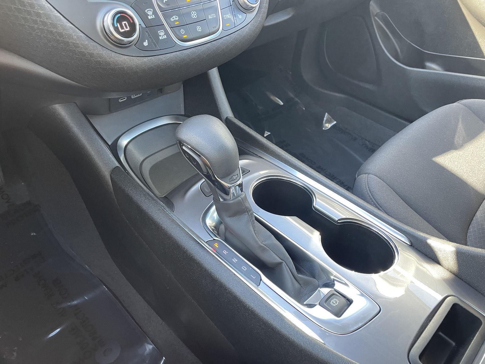 Vehicle photo 30