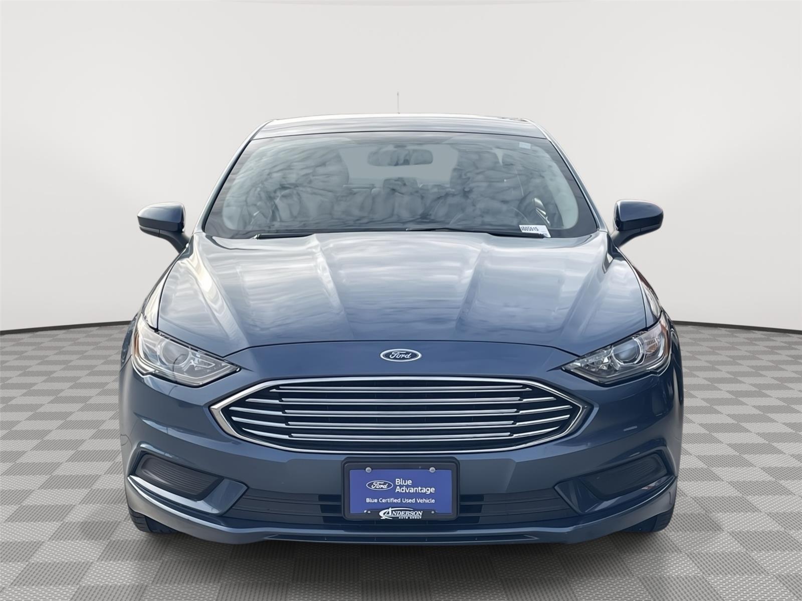 Vehicle photo 4