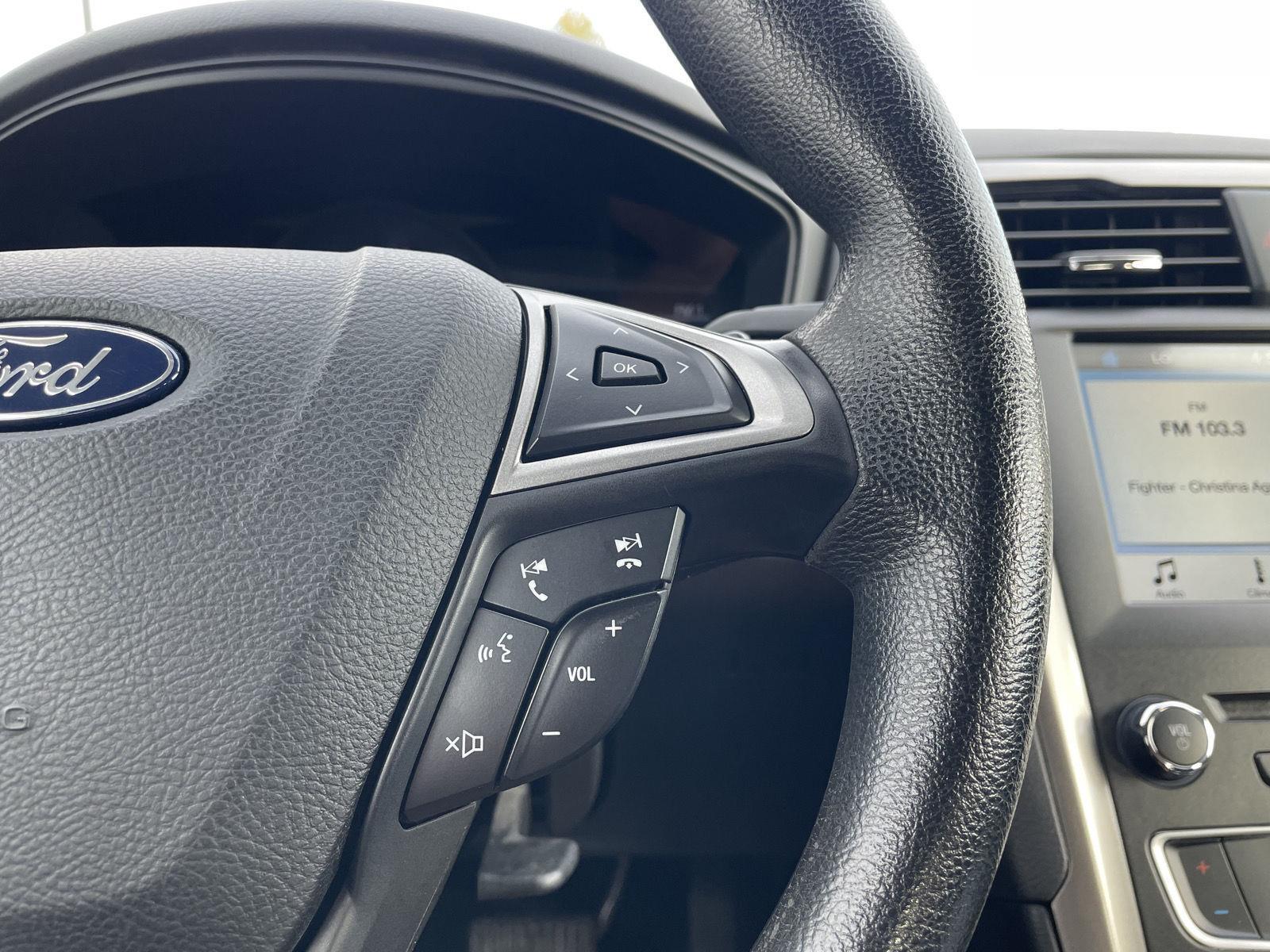 Vehicle photo 14