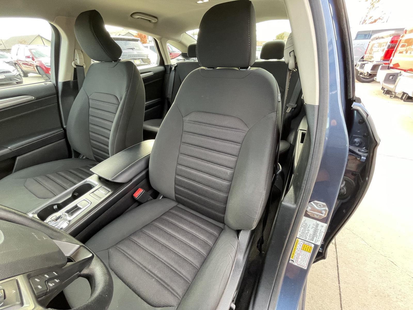 Vehicle photo 18