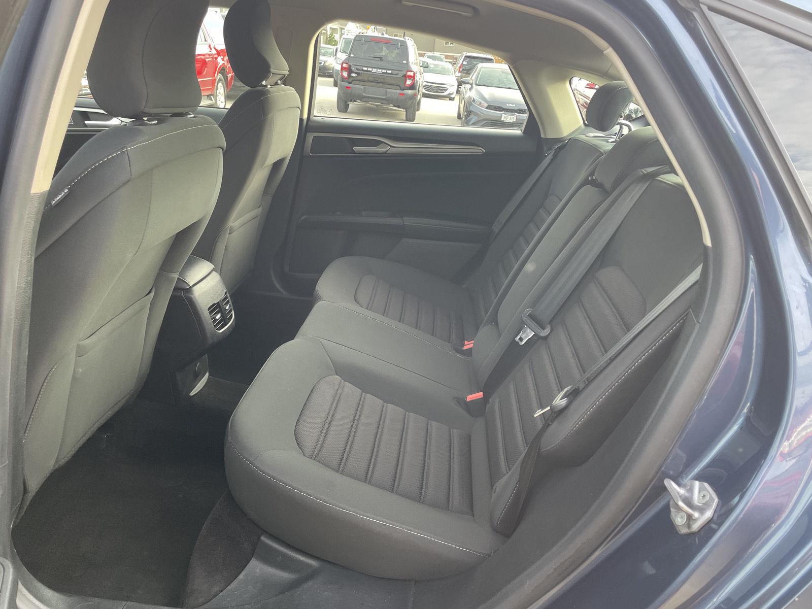 Vehicle photo 20