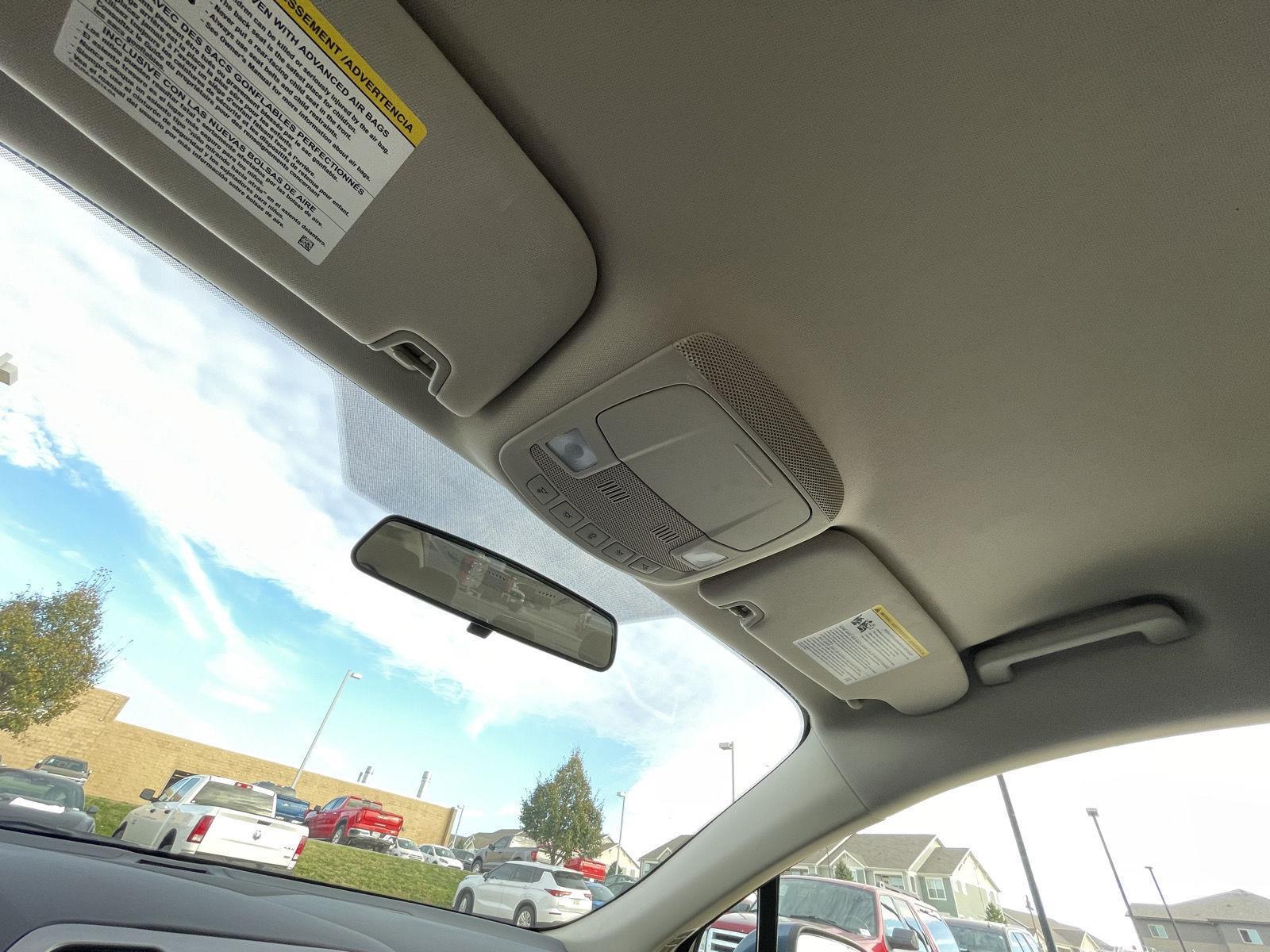 Vehicle photo 21