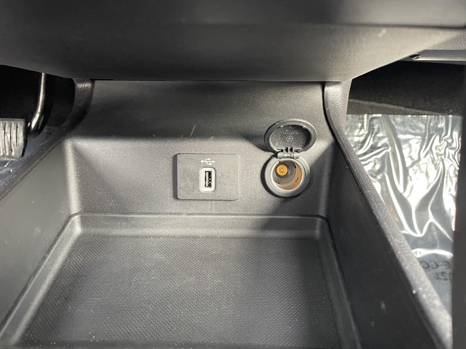 Vehicle photo 27
