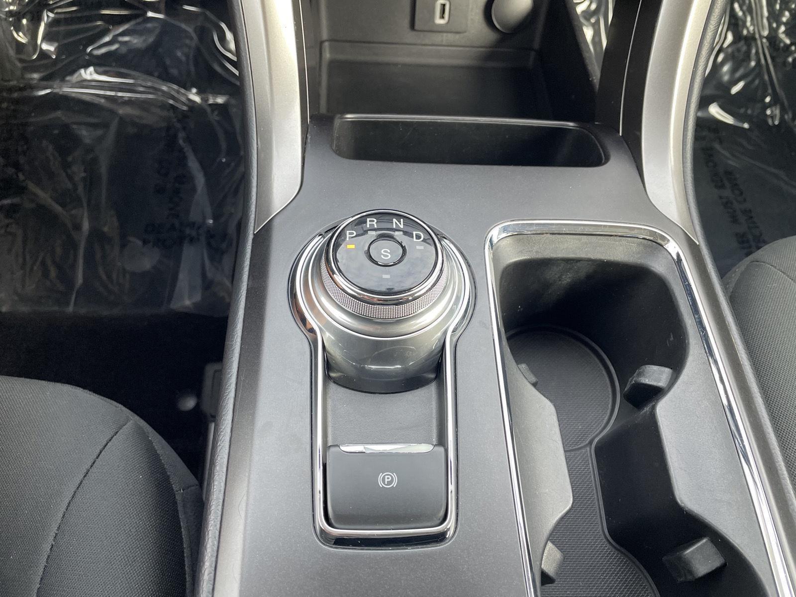 Vehicle photo 29