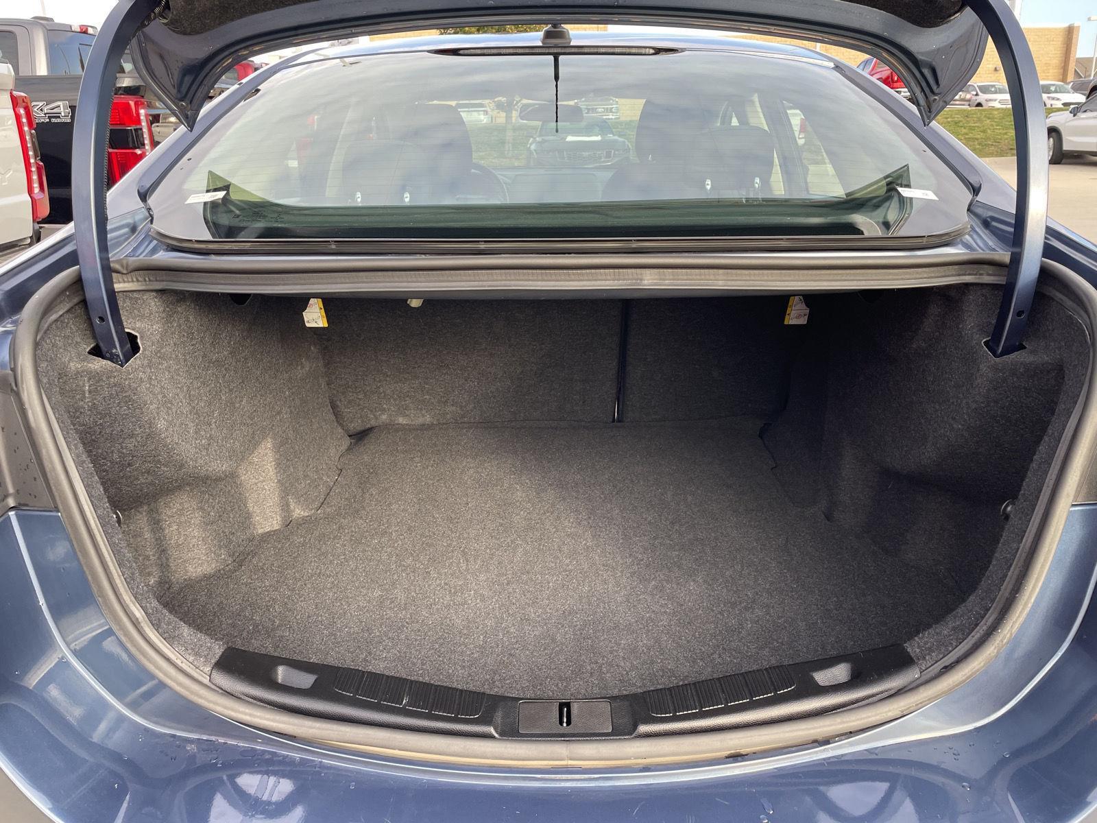 Vehicle photo 34