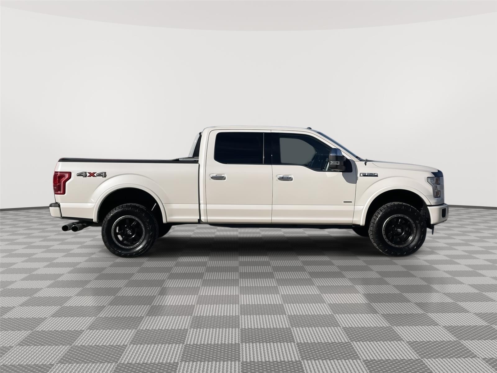 Vehicle photo 6