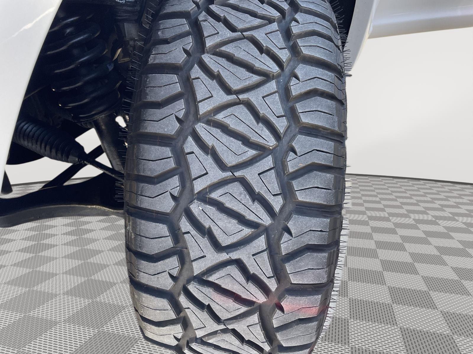 Vehicle photo 11