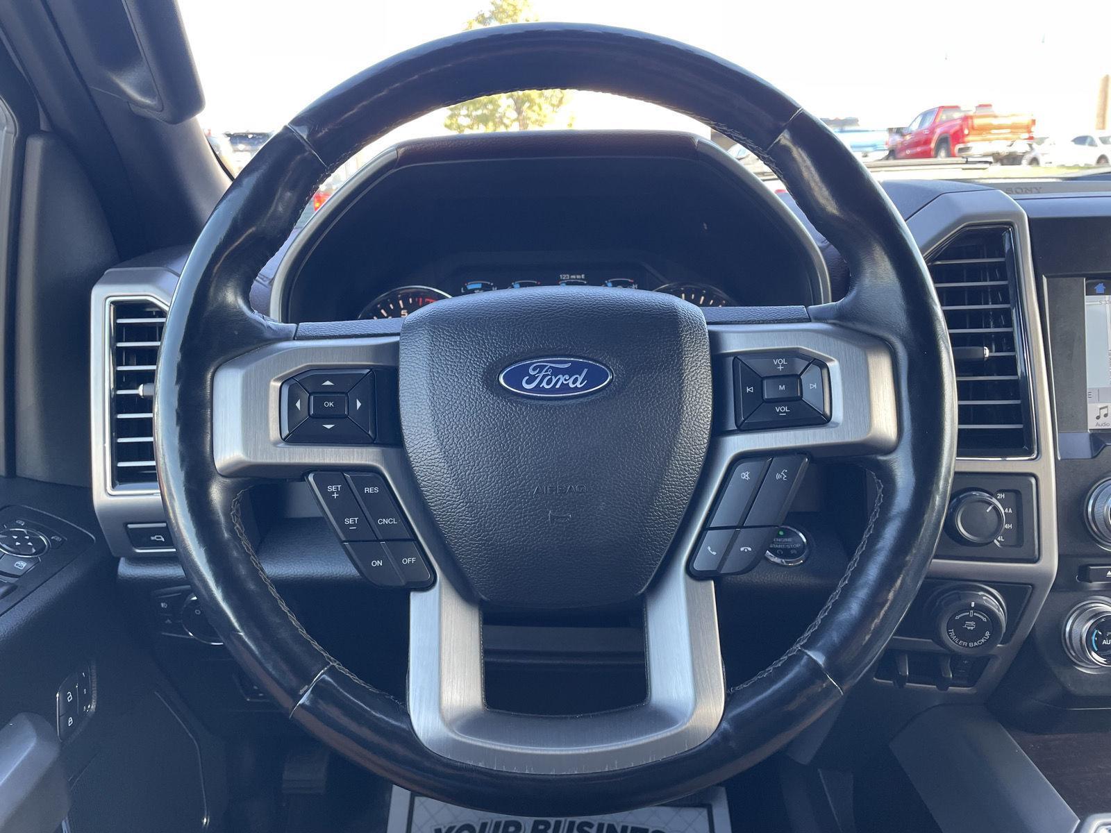 Vehicle photo 12
