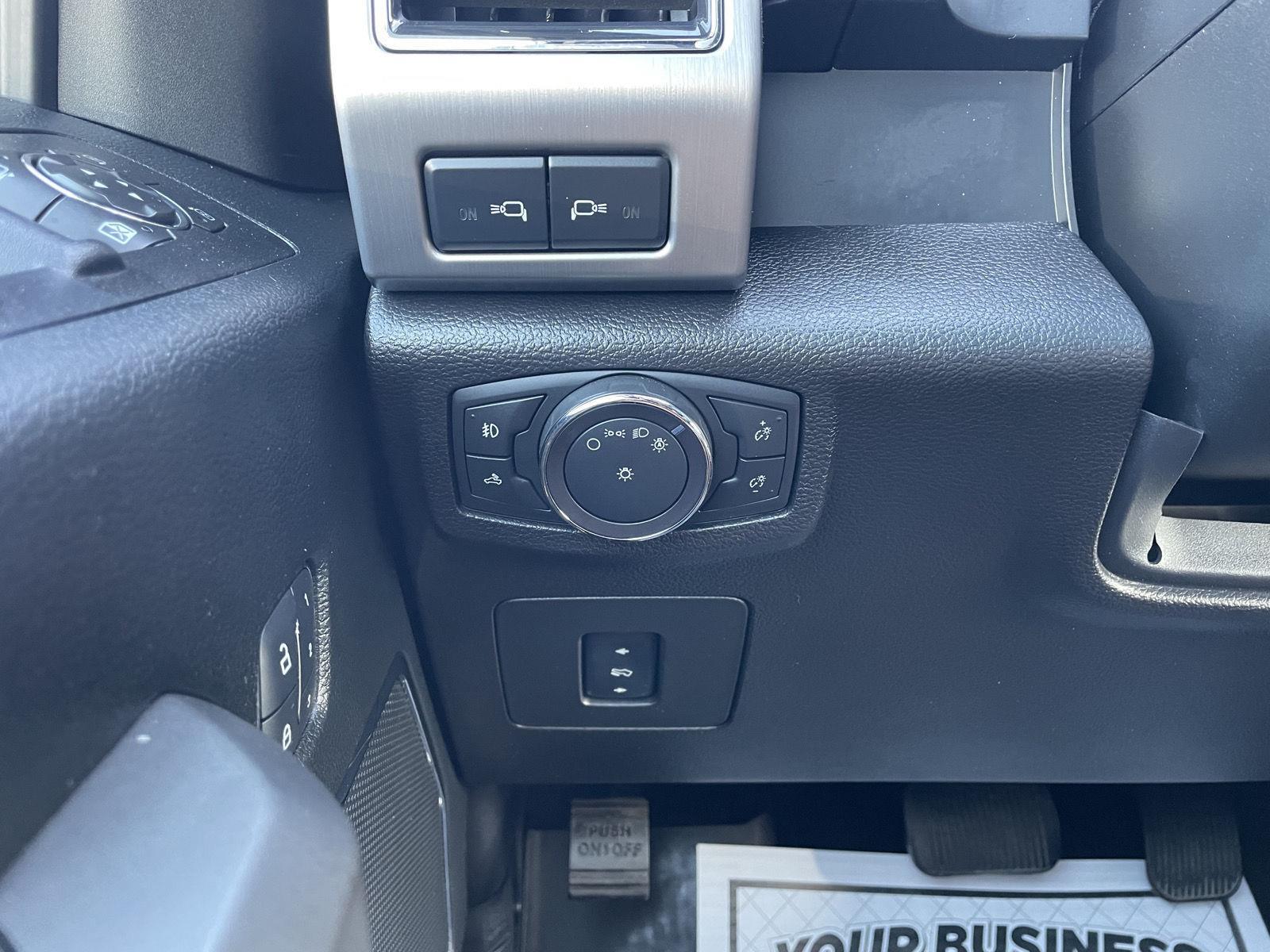 Vehicle photo 16