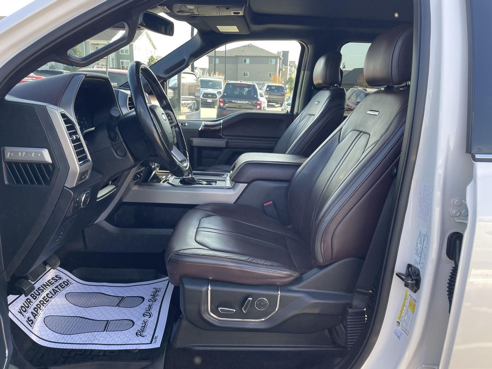 Vehicle photo 17