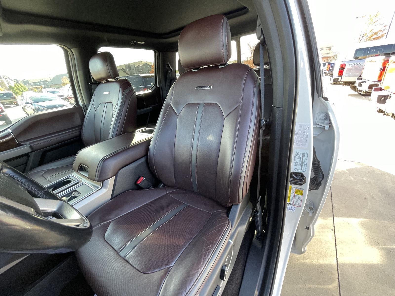 Vehicle photo 18