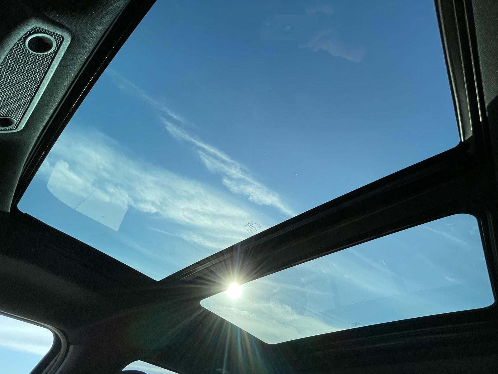 Vehicle photo 23