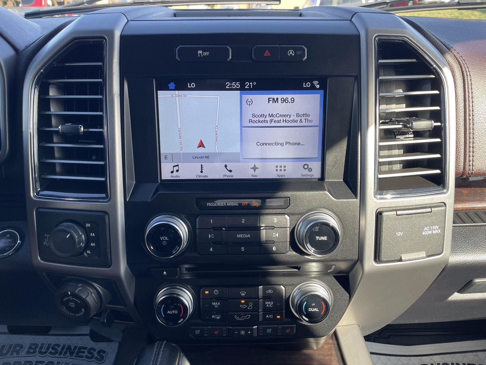Vehicle photo 24
