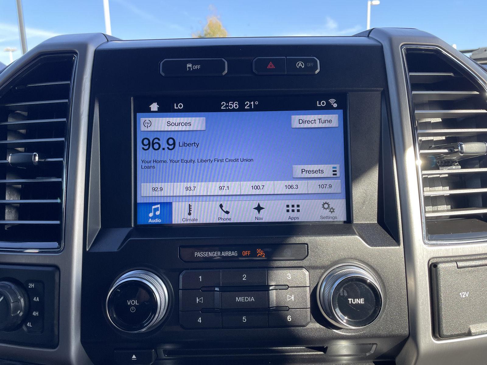 Vehicle photo 28