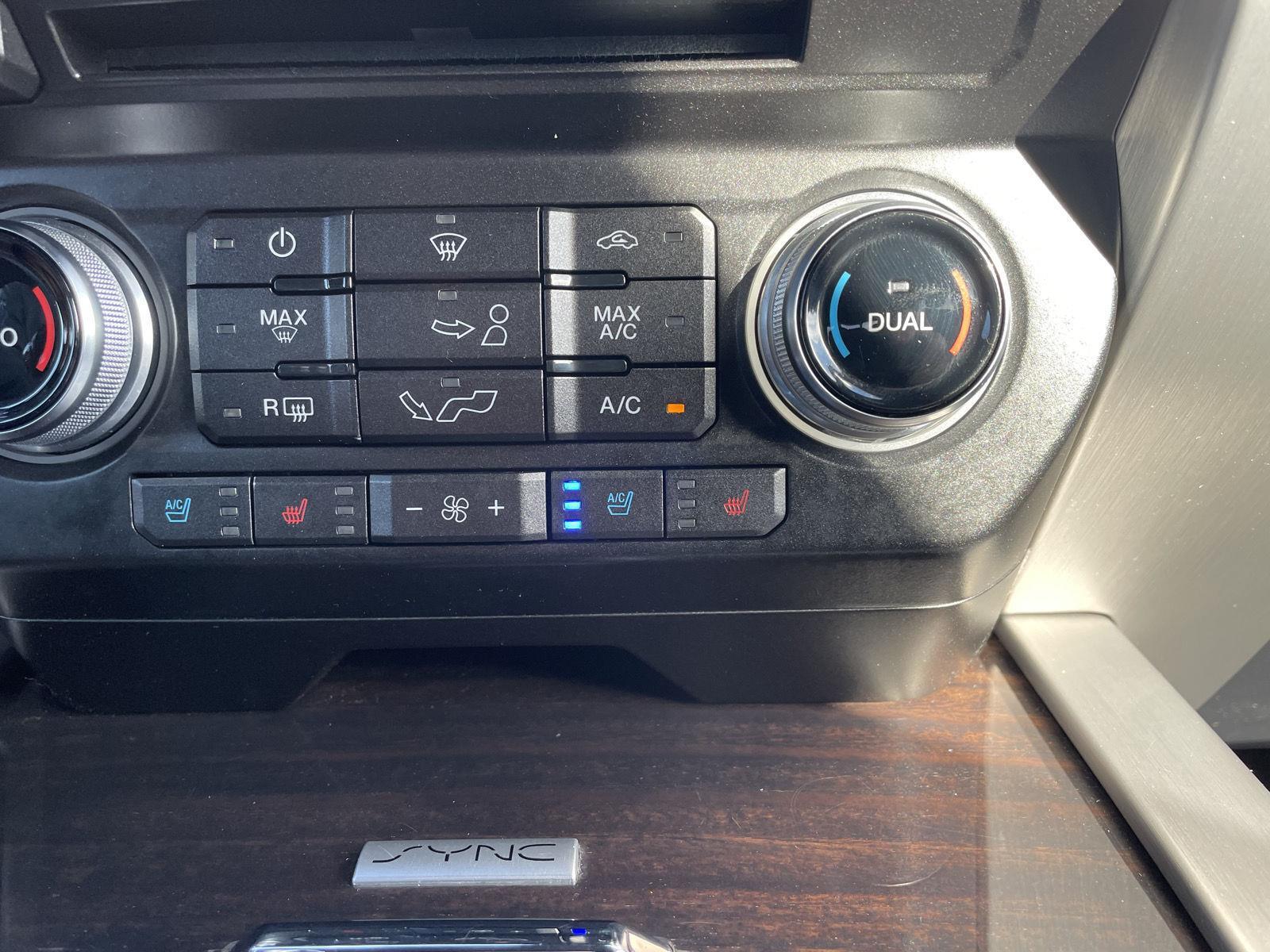 Vehicle photo 30