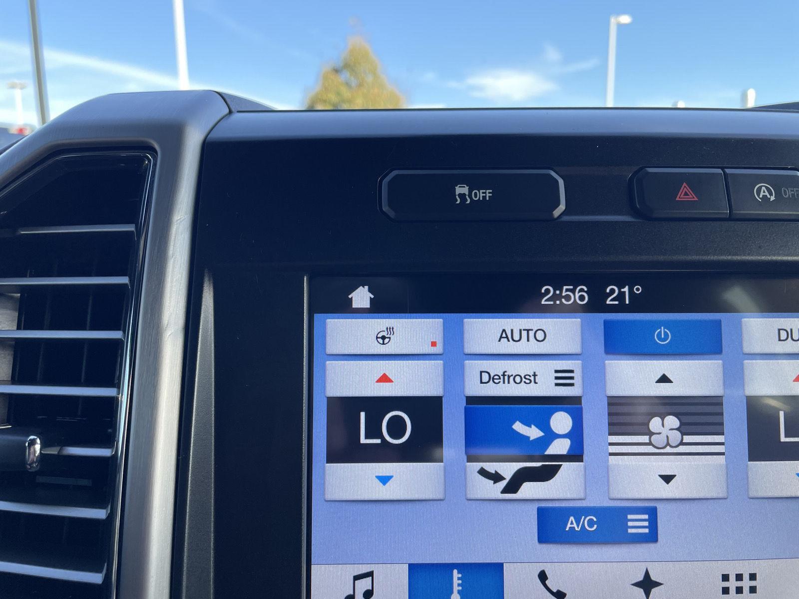 Vehicle photo 32