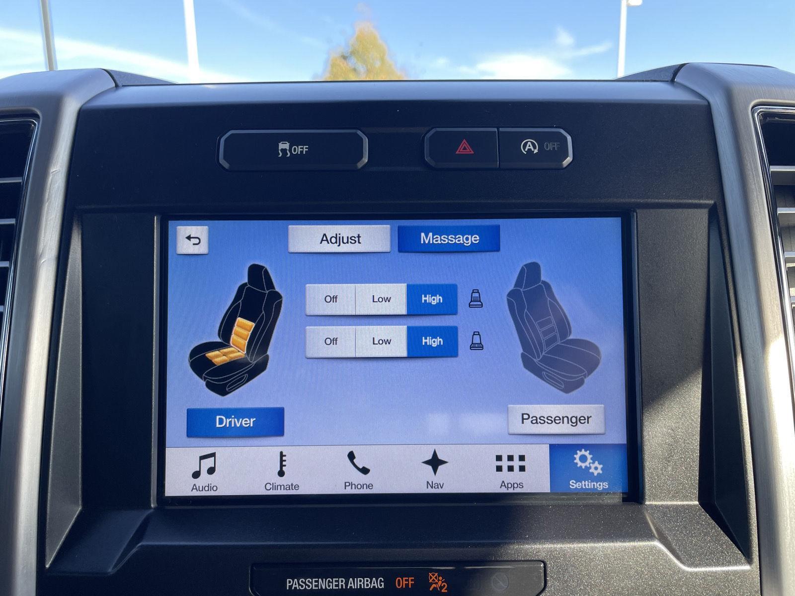 Vehicle photo 33