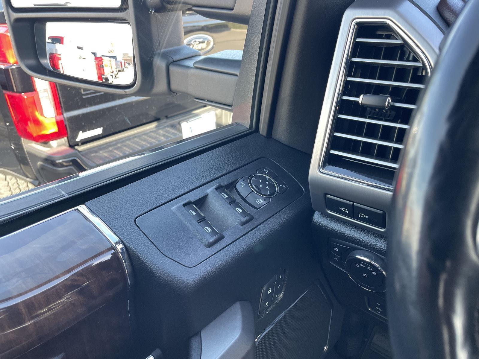 Vehicle photo 38