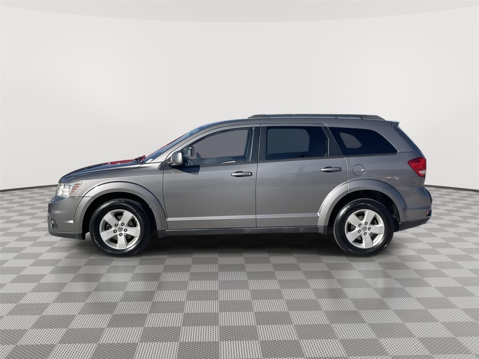 Vehicle photo 2