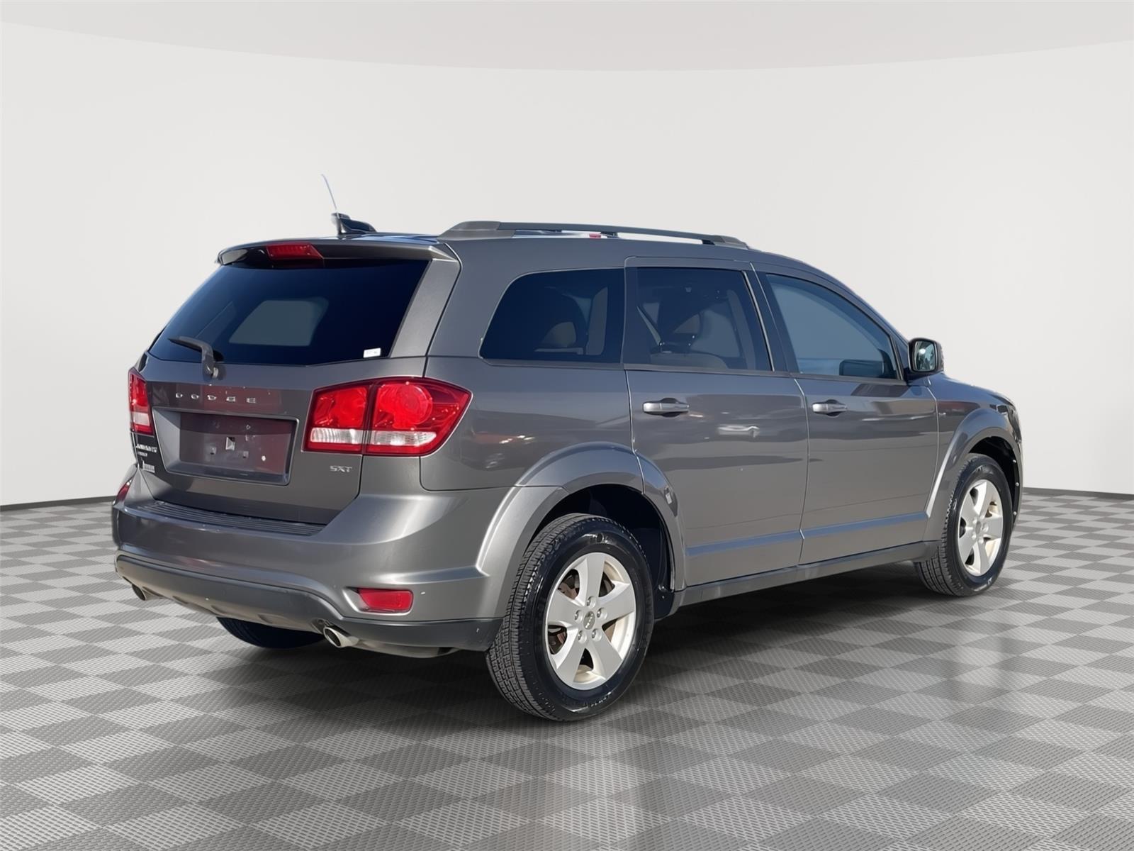 Vehicle photo 7