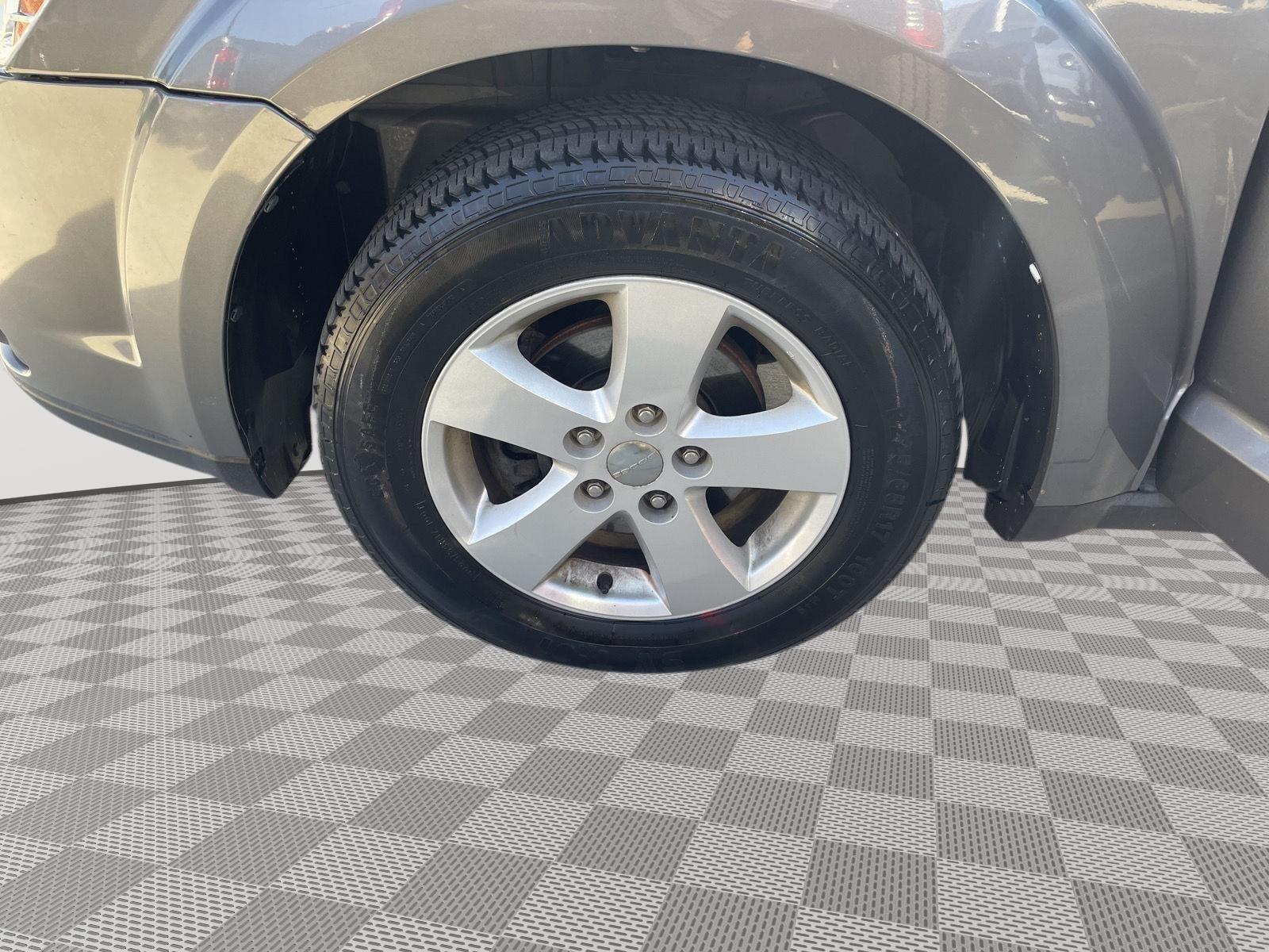 Vehicle photo 10