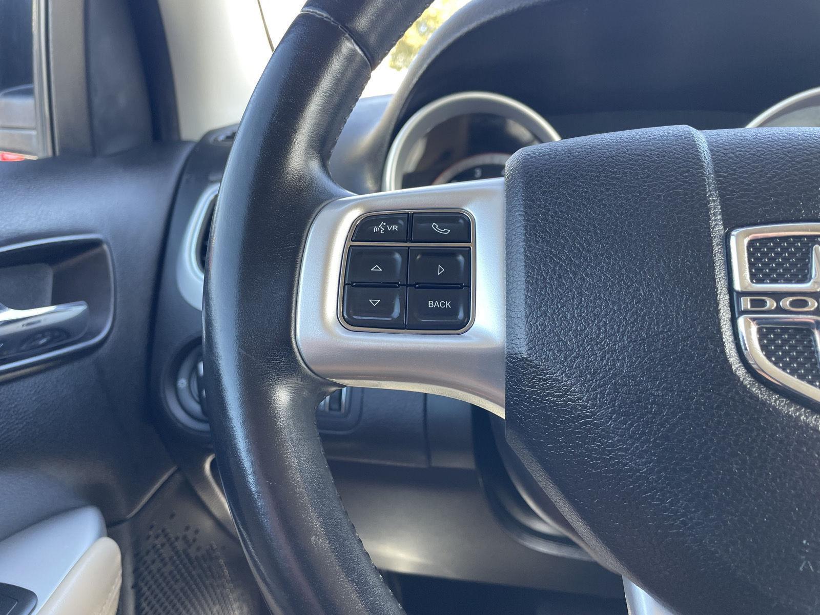Vehicle photo 13