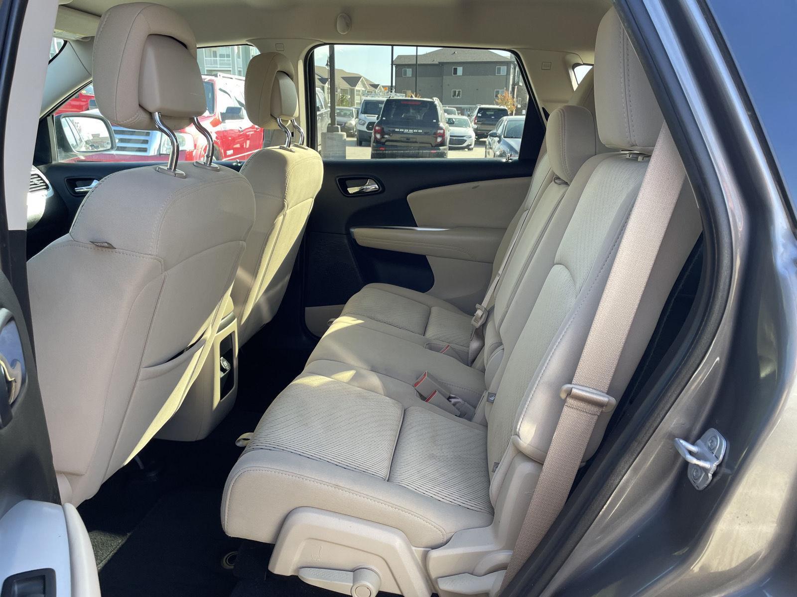 Vehicle photo 19