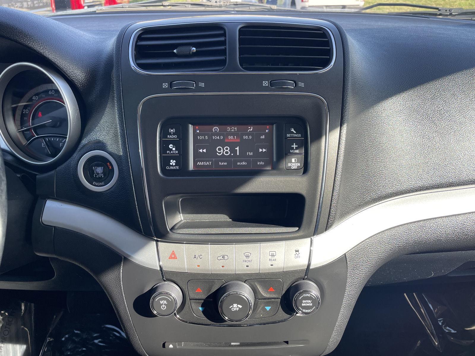 Vehicle photo 21