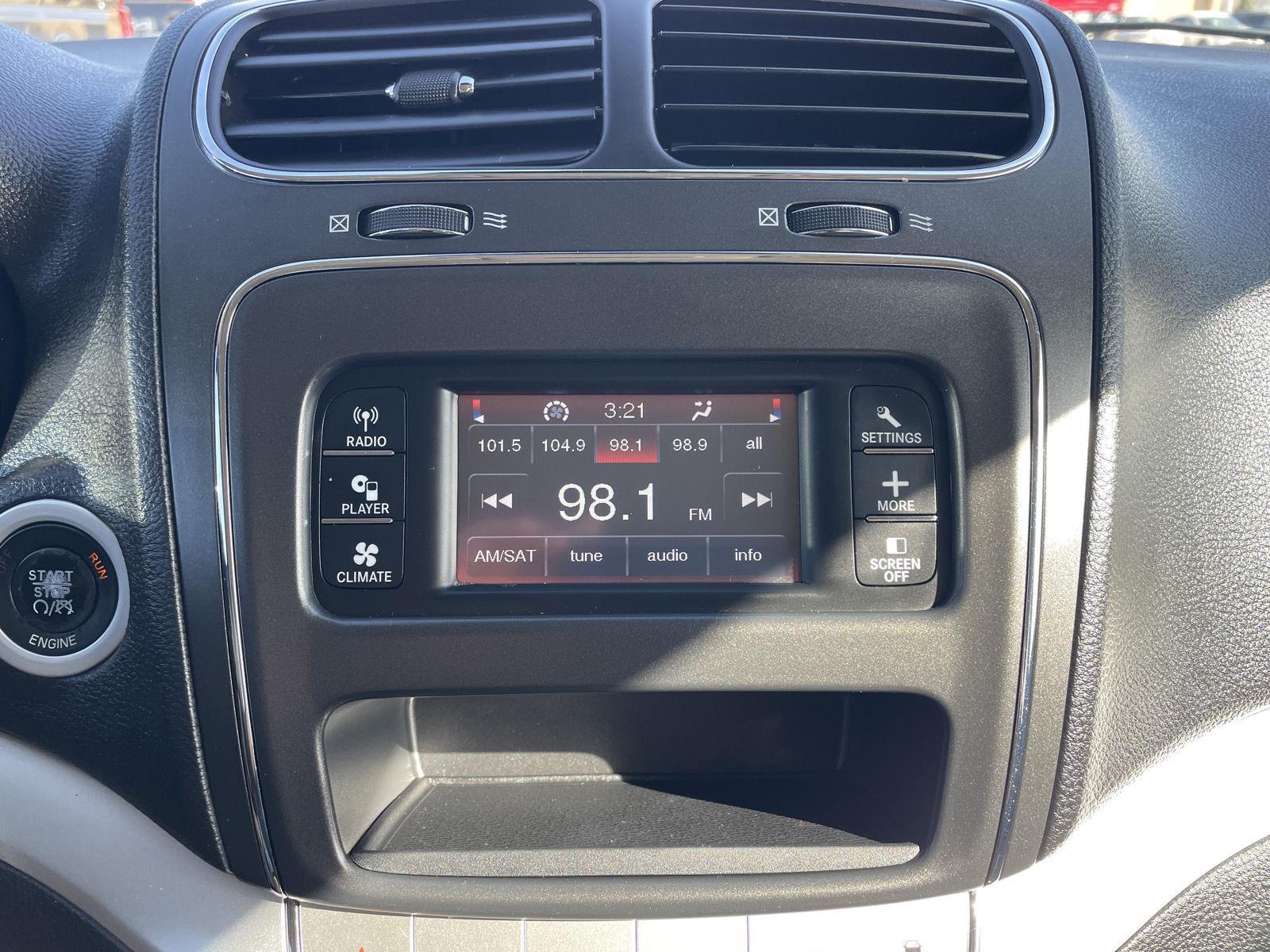 Vehicle photo 23