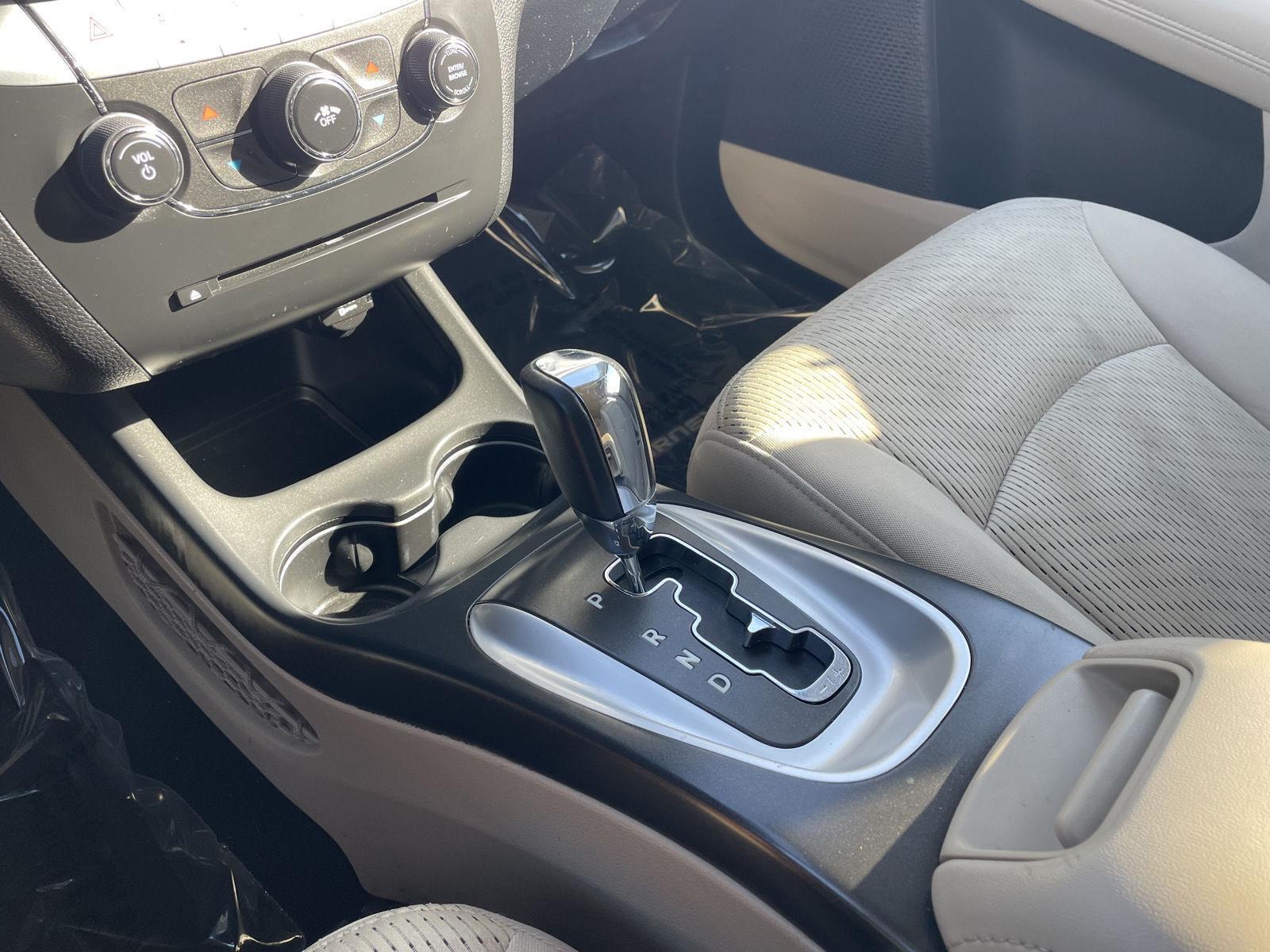 Vehicle photo 26