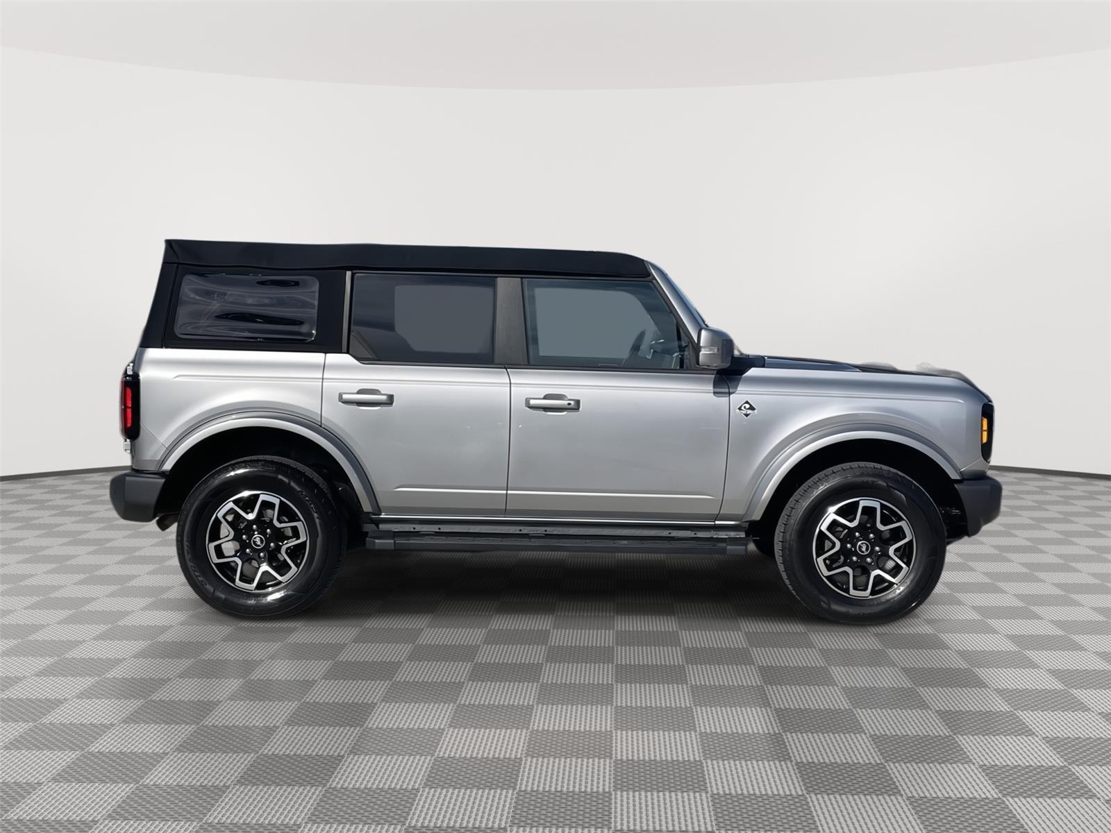 Vehicle photo 6